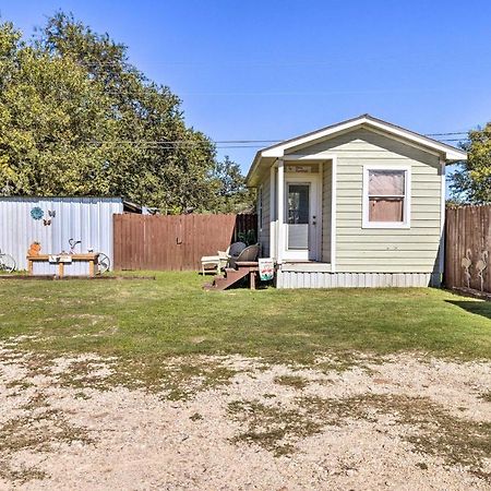 Flirty Flamingo Studio 1 Mi To Canyon Lake Exterior photo